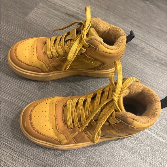 Nautica Tan High-Top Lace up Sneakers  NOIX X – Boys Youth 12 in tan - Picture 3 of 10